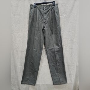 Dockers Men's Classic Fit Muted Green Pleated Pants Size 32x34